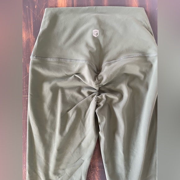 Born Primitive leggings size small - Picture 4 of 5